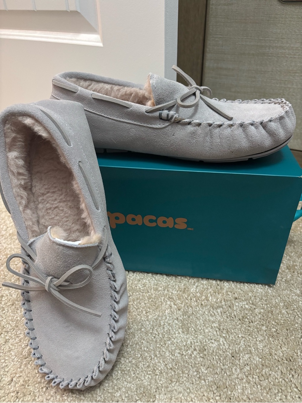 Women’s Pacas Alpaca Lined Moccasin Slippers